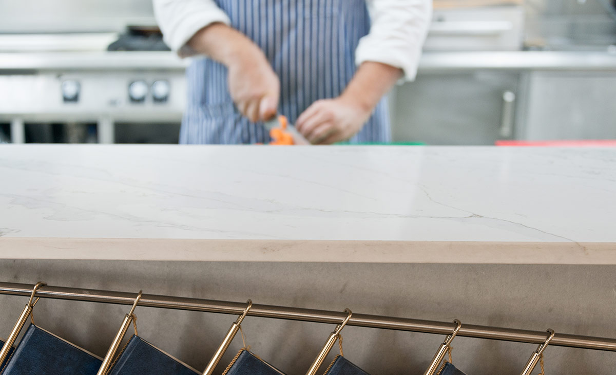 Unique Calacatta en una encimera de cocina